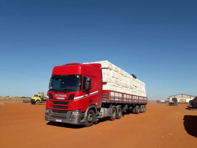 Empresa de transporte de carga seca