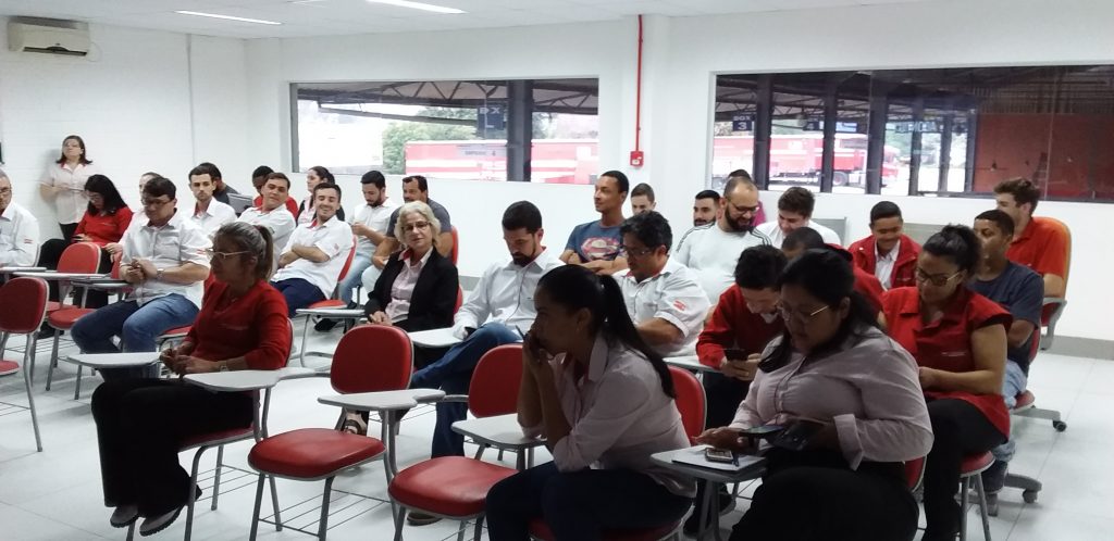 PALESTRA COM MARCIO ZEPPELINE “FAZER MAIS, COM MENOS”